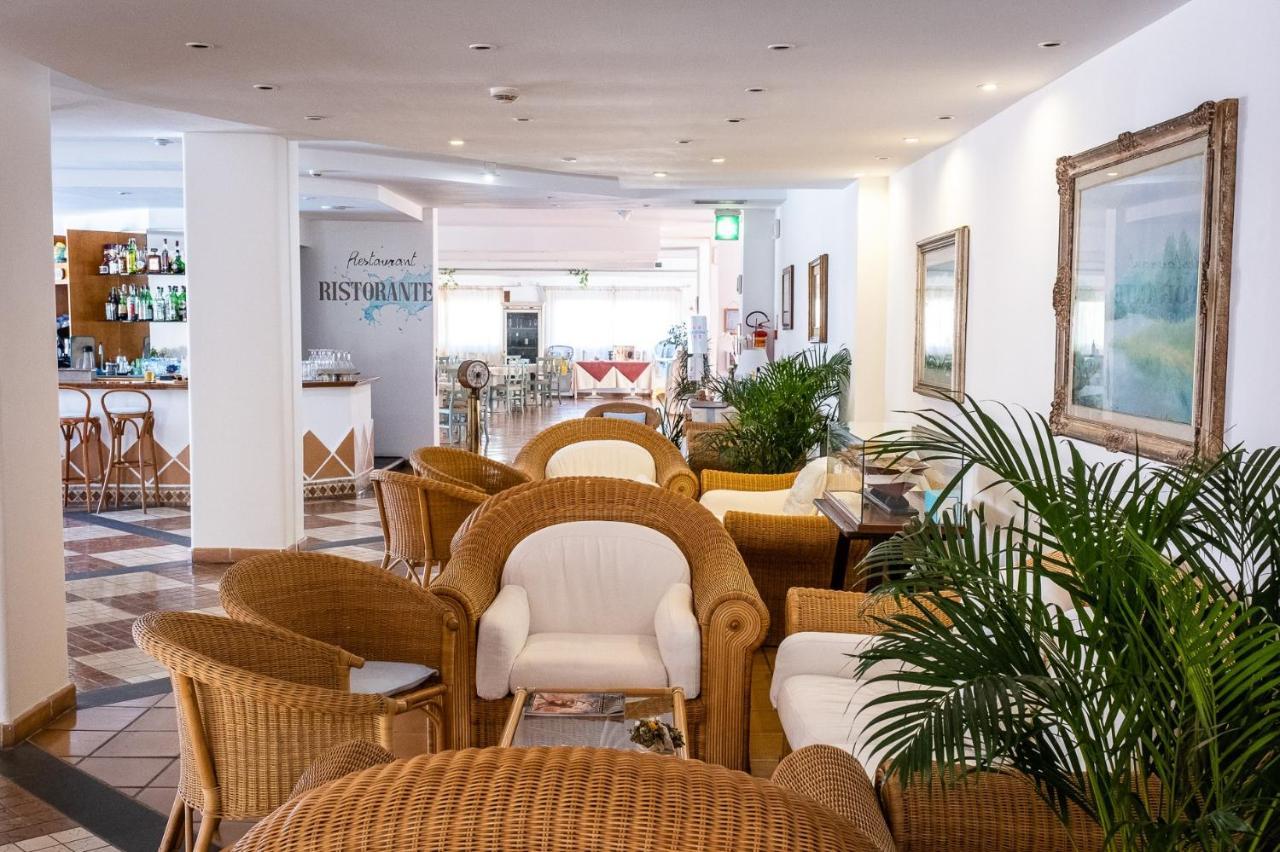 סנטה טרזה גאיורה Hotel Corallaro מראה חיצוני תמונה