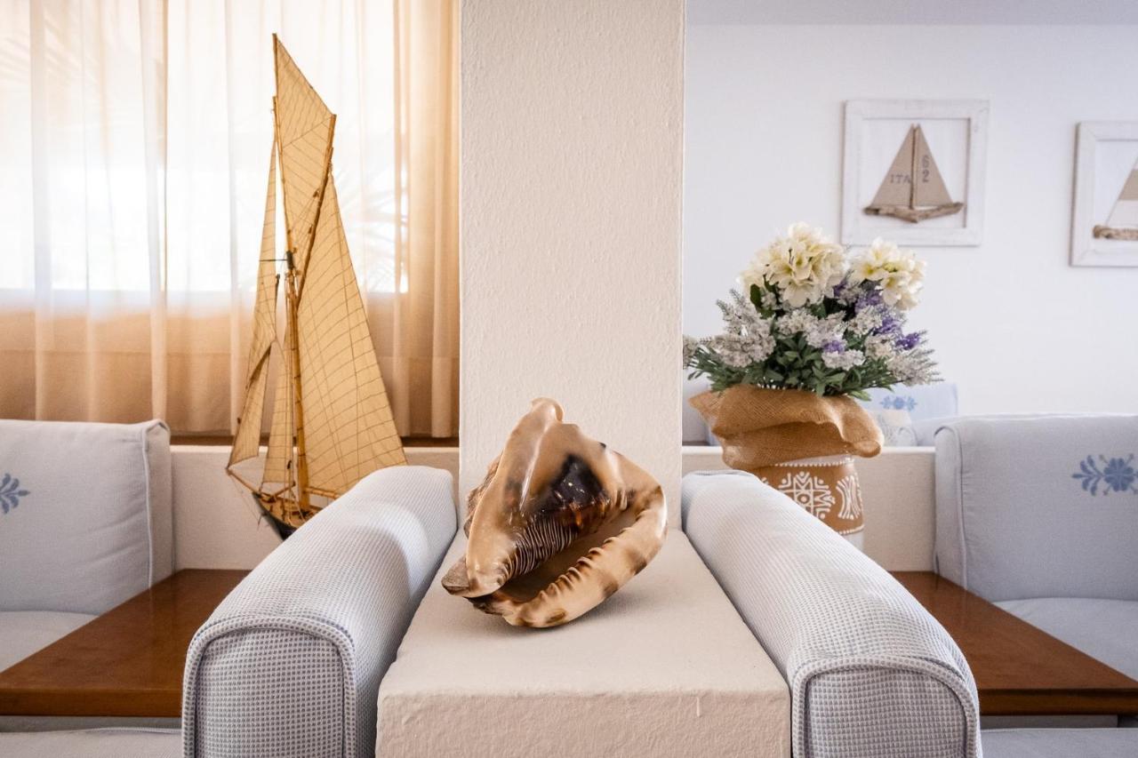 סנטה טרזה גאיורה Hotel Corallaro מראה חיצוני תמונה