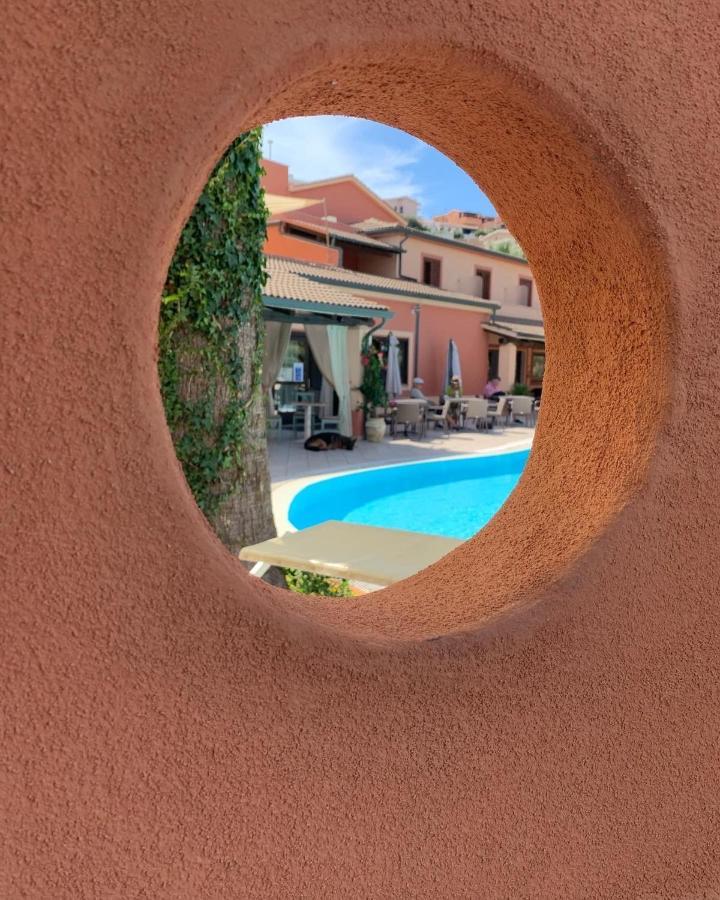 סנטה טרזה גאיורה Hotel Corallaro מראה חיצוני תמונה